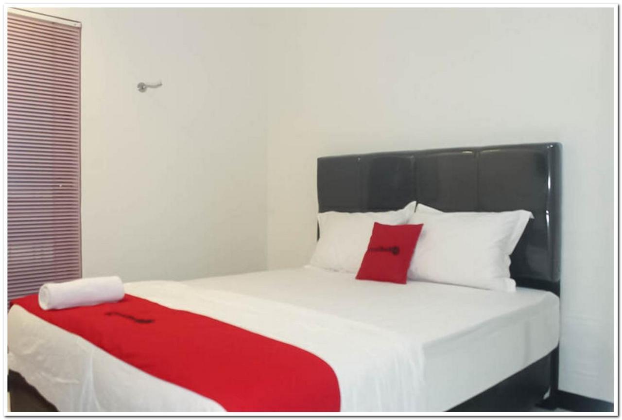Reddoorz @ Paus Raya Hotel Palangkaraya Eksteriør billede